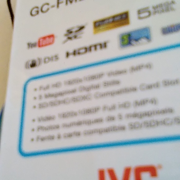JVC Picsio GC-FM2 HD Memory Camera - Picture 14 of 16